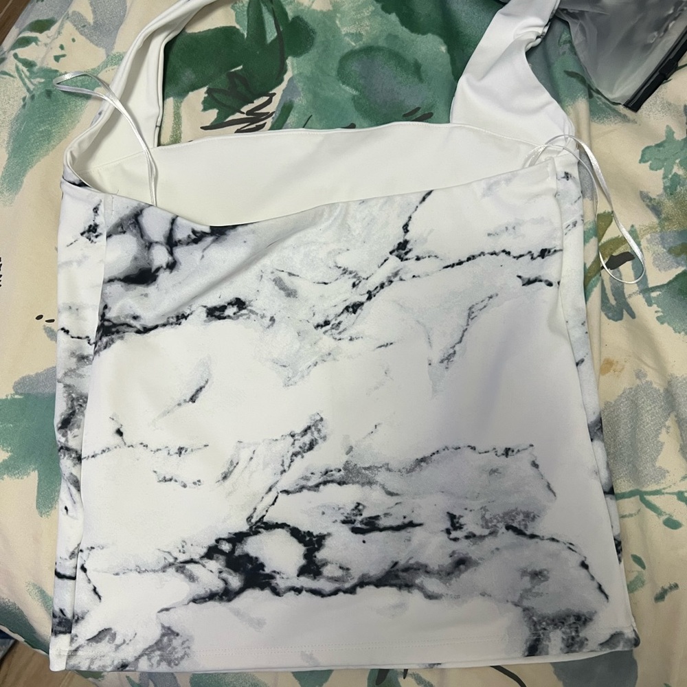 Express marble halter top - Picture 3 of 5
